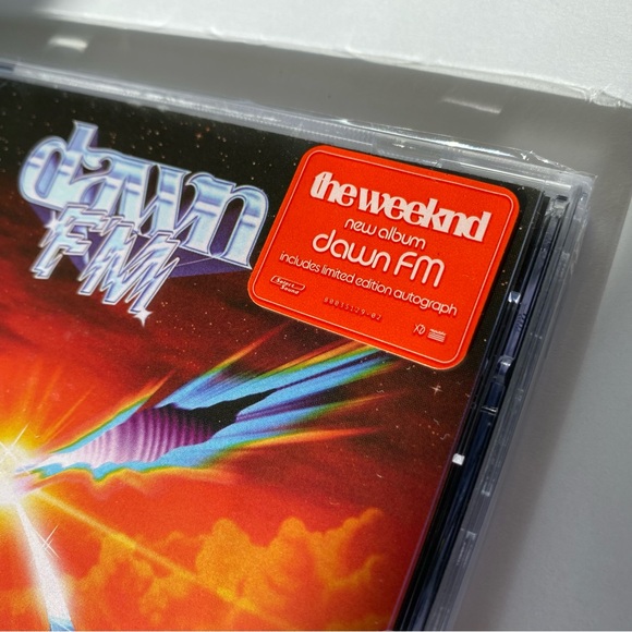 *SIGNED* The Weeknd Dawn FM Signed Insert & CD - Picture 3 of 3